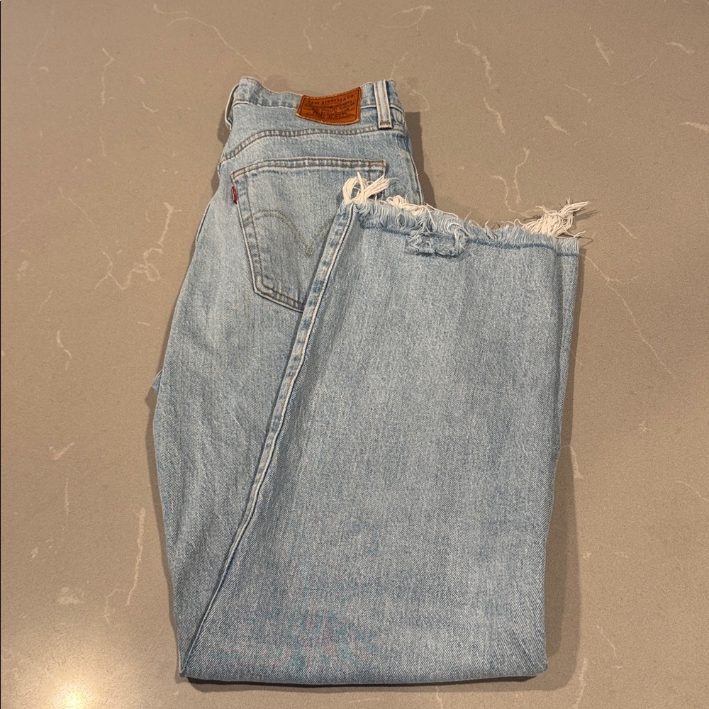 Levi’s Ribcage Straight Light Blue Jeans 27